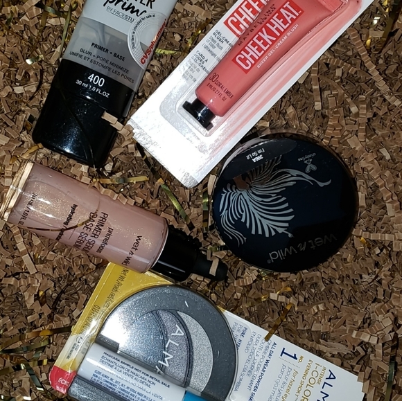 Makeup - Picture 9 of 13